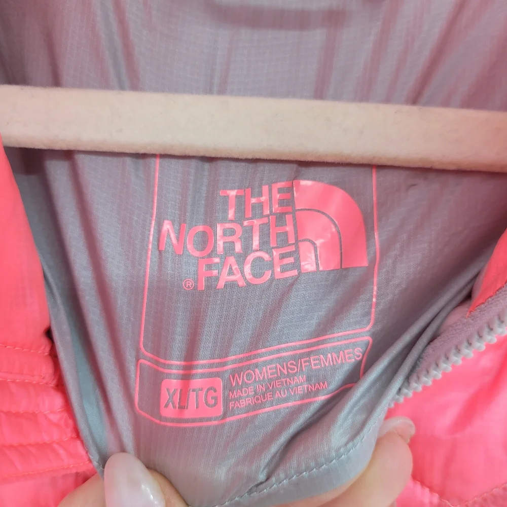 The North Face Pink Puffer Jacket - Picture 4 of 6